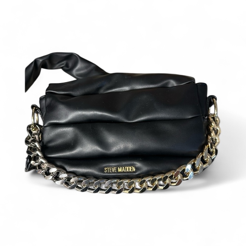 Steve Madden cushioned shoulder bag